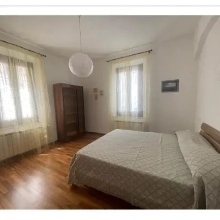 In Centro A * 西尼加利亚